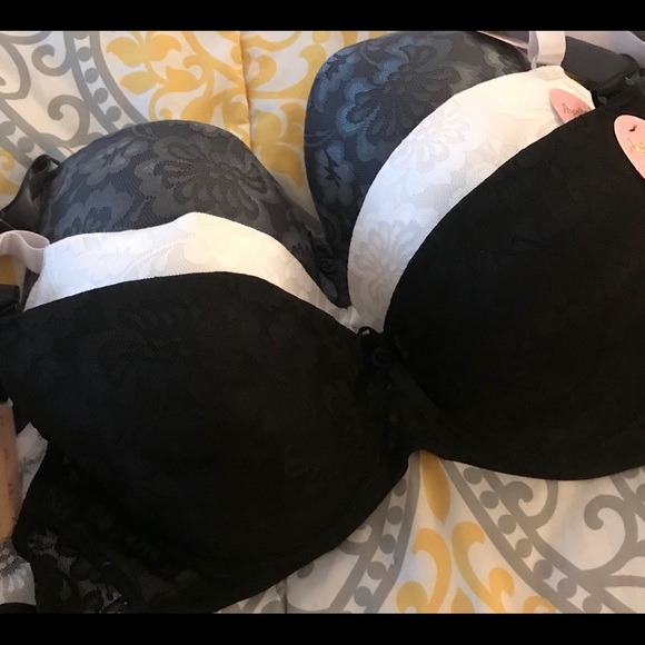 Lacy Bras - Picture 3 of 3